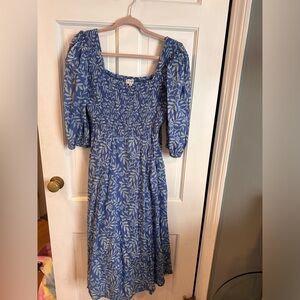 Pretty beach dress!